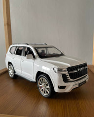 Toyota Land Cruiser |Best Selling 🔥 1:24 Scale Die-Cast
